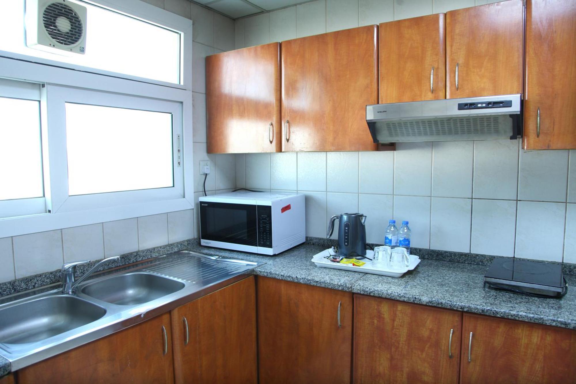 Ruwi Hotel Apartments, Charjah Extérieur photo